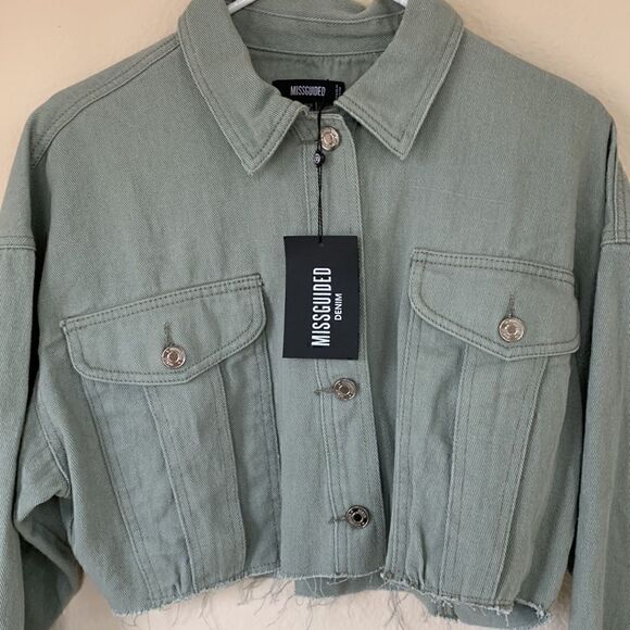 ‎NWT Miss guided cropped raw edge green jean jacket size small - Picture 3 of 7